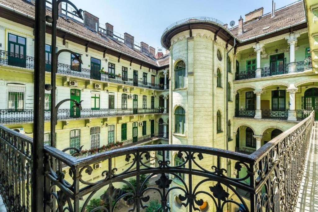 Hi-Bp Elizabeth Apartment In The Heart Of Budapeste Exterior foto