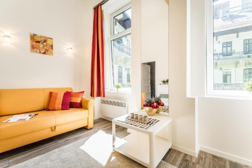 Hi-Bp Elizabeth Apartment In The Heart Of Budapeste Exterior foto